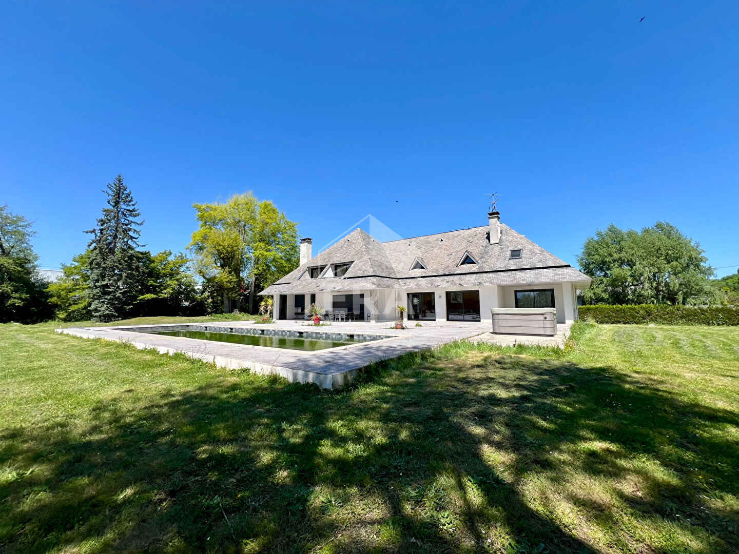 Villa d'exception à Odos - 332 m²Odos 7 pièces