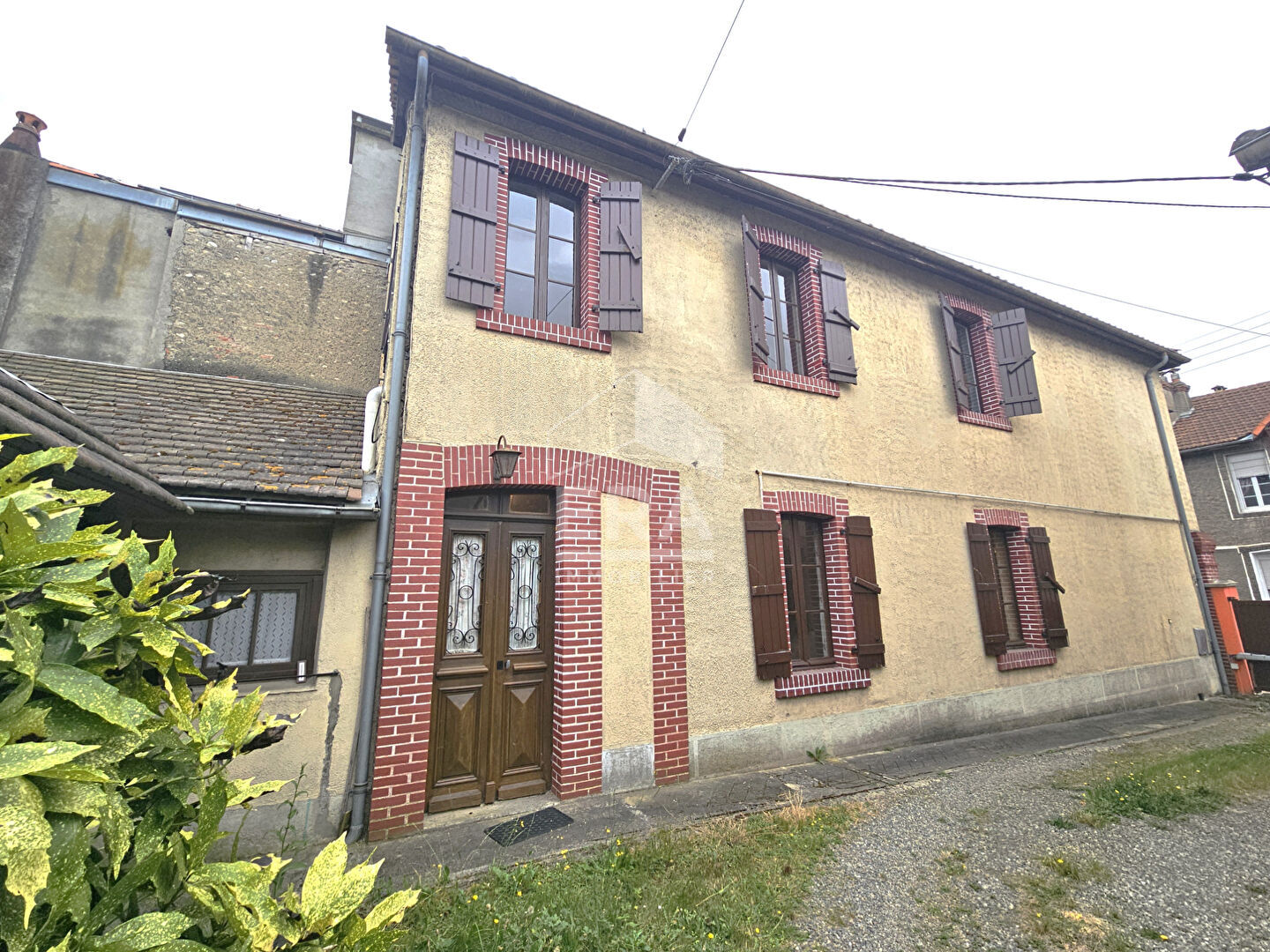 Maison de ville avec garage en hypercentre