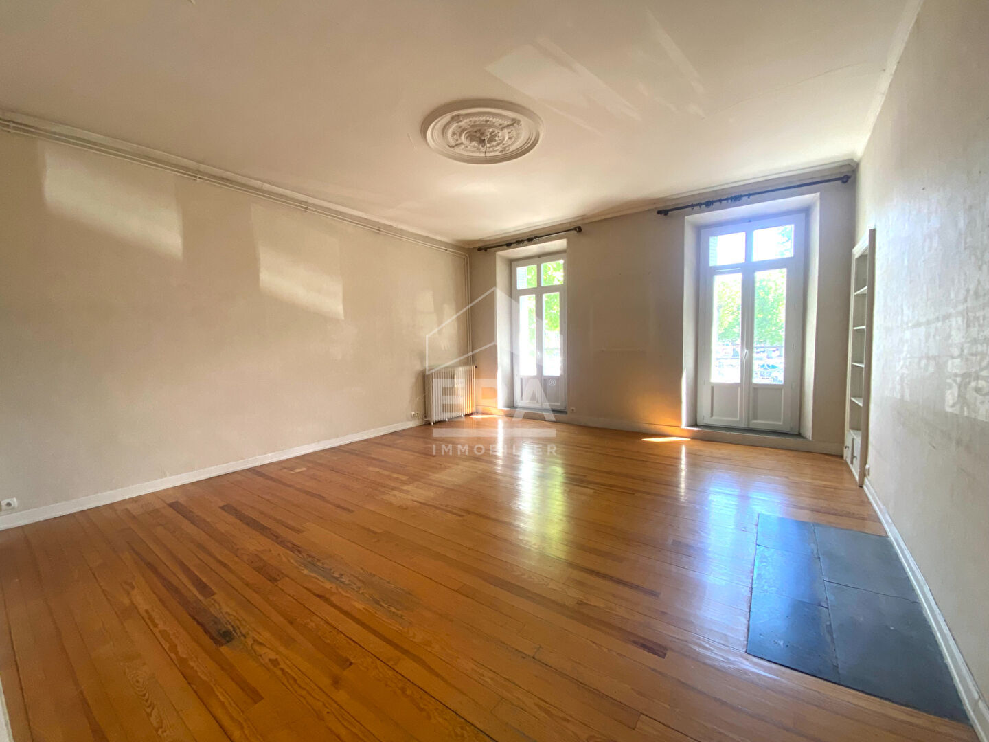 Centre ville Tarbes appartement de caractère 5 pièces 153.2 m2