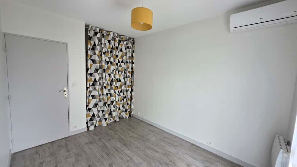 Photo SAINT-AVERTIN - F3 EN RÉSIDENCE AVEC JARDIN, CAVE ET BOX image 6/6