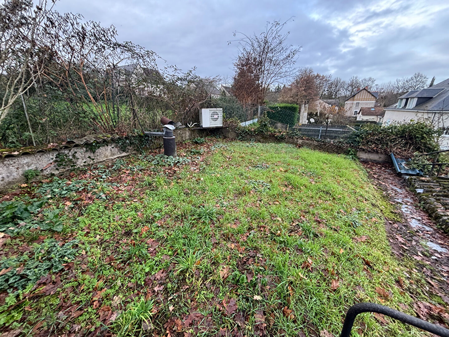 Photo Atelier / garage Montbazon 80 m2 image 3/3