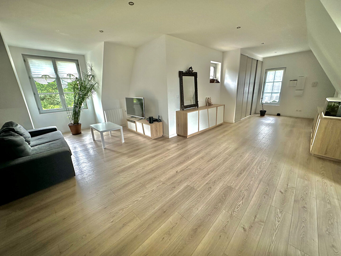 Appartement 5 pièces 100m² - SAVONNIERES - Réf 7295