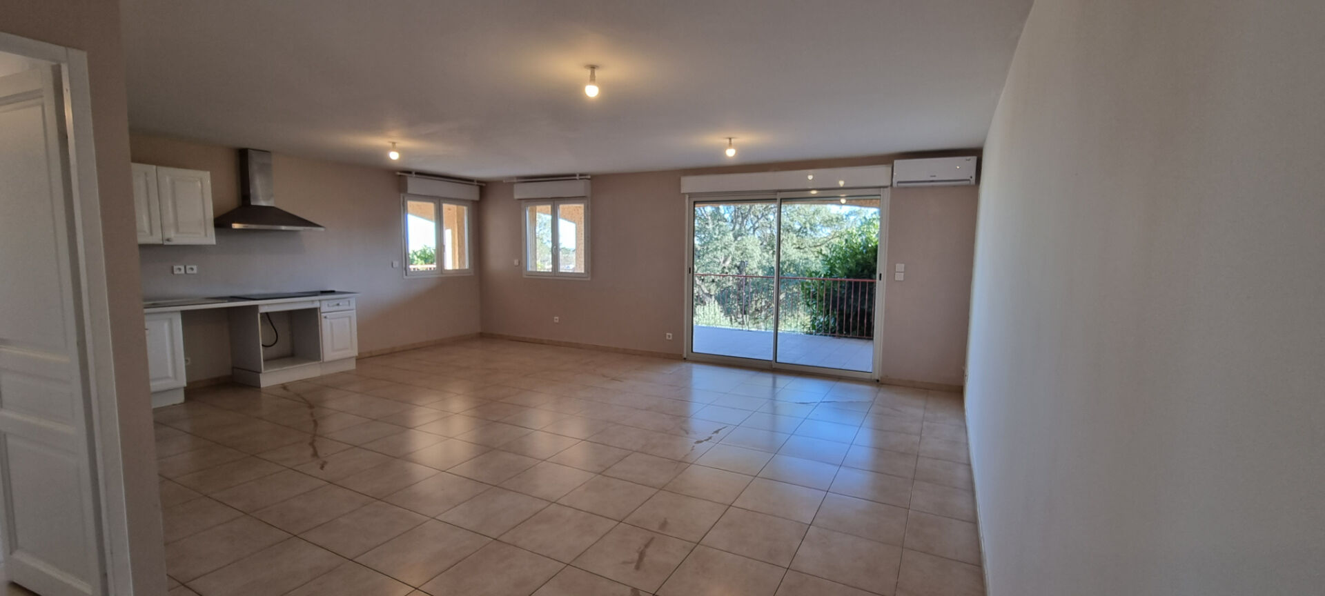 Photo Appartement T4 en location à BORGO image 2/6