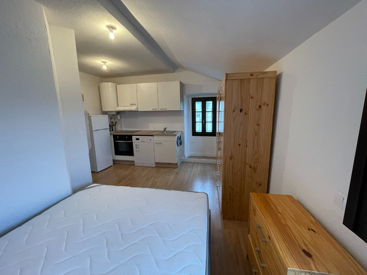 Photo A LOUER - STUDIO MEUBLE CITADELLE BASTIA image 2/3