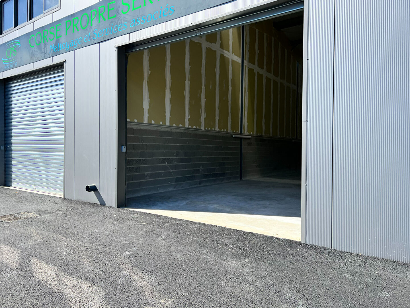 Photo À louer - locaux d'activité de 123 m² à Borgo image 2/4