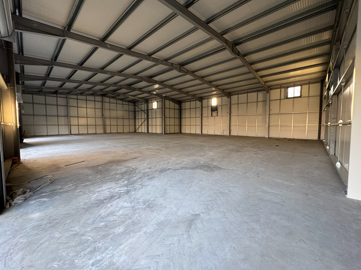 Photo Entrepôt / local industriel Biguglia 1 pièce(s) 400 m2 image 2/5