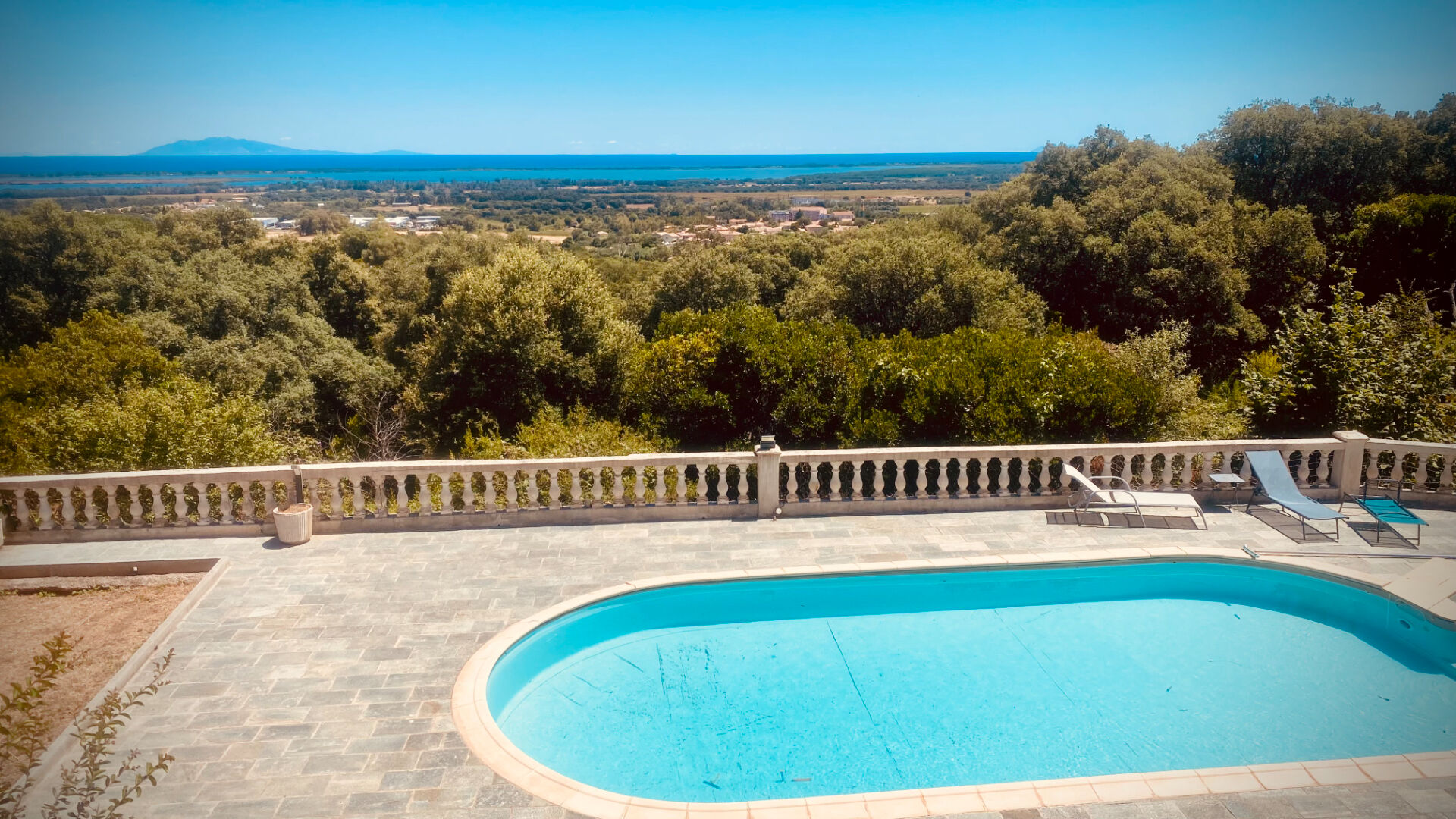 Photo Maison Borgo 5 pièce(s) 212.70 m2 image 1/6