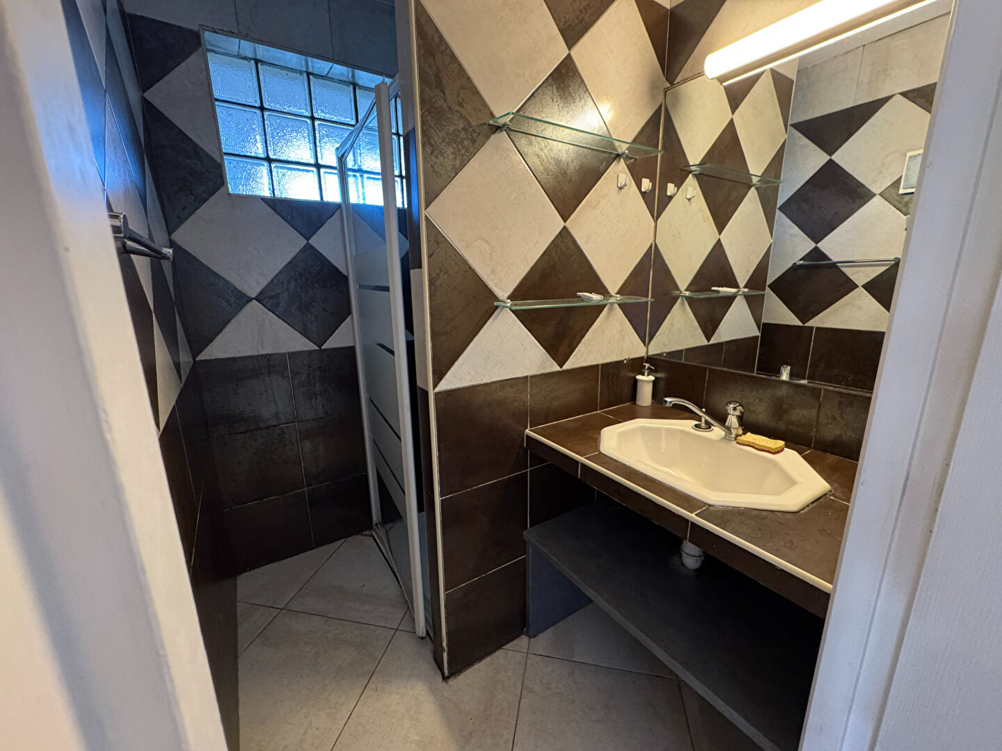 Photo Appartement  meublé 2 pièces à louer à Bastia - image 3/4