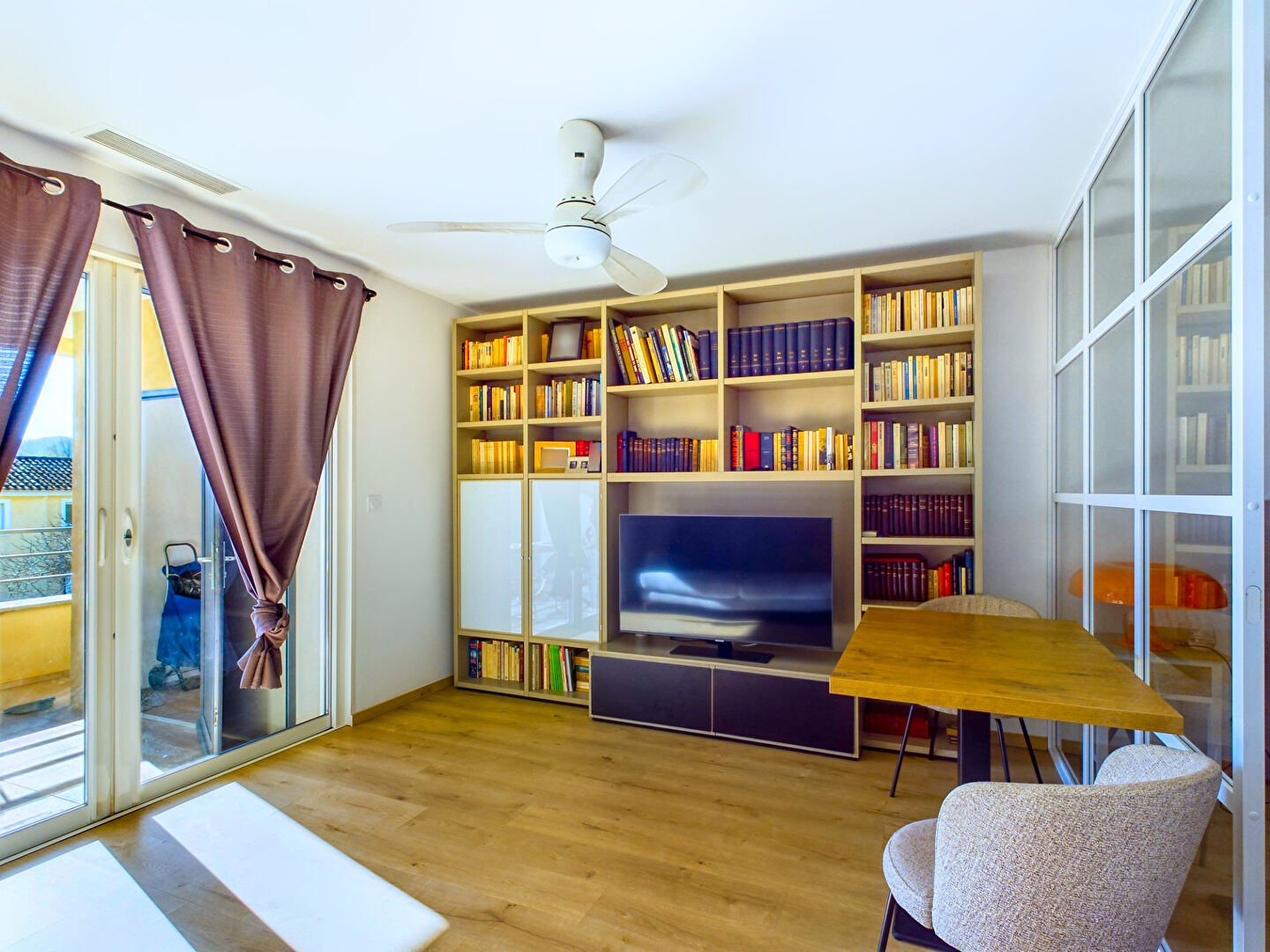 Vente Appartement 2 pièces et garage résidence récente Saint Florent