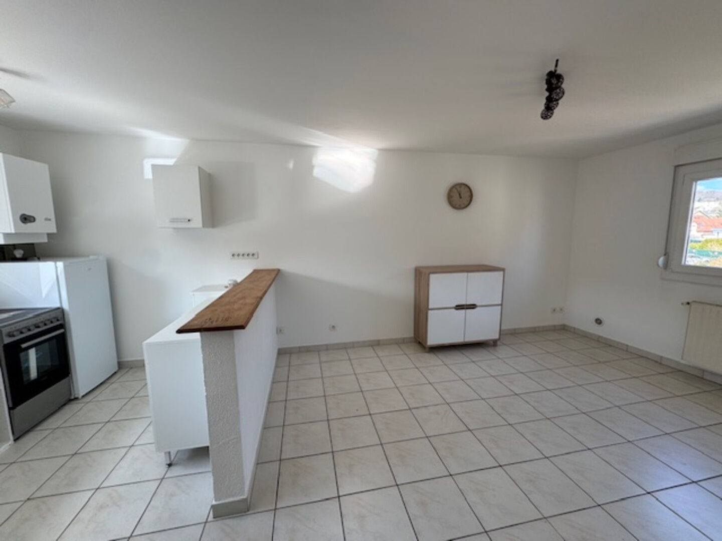 APPARTEMENT T2 LOUE + GARAGE CENTRE VILLE HERICOURT