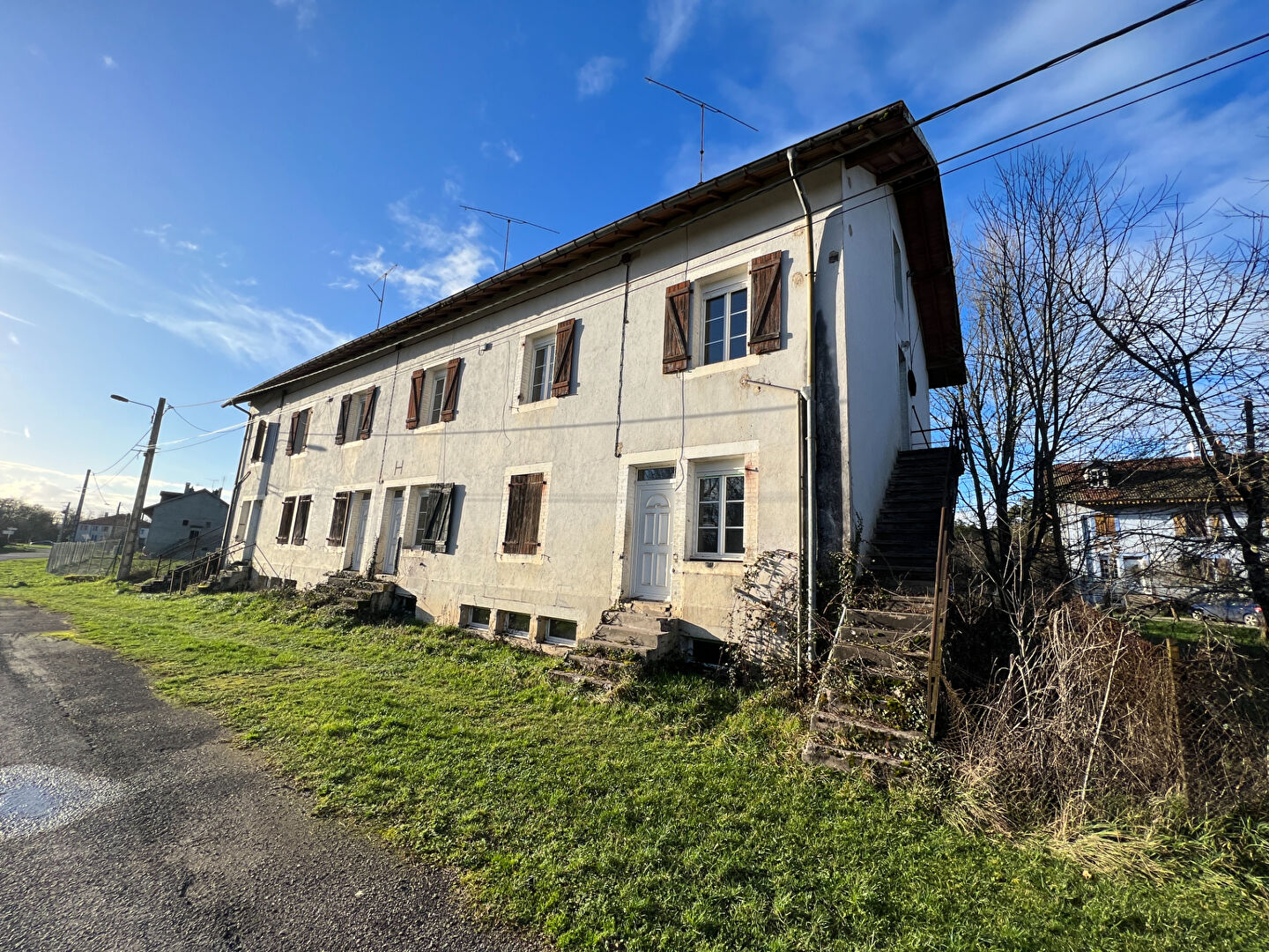 Photo ENSEMBLE DE 8 IMMEUBLES À RÉHABILITER A DEMANGEVELLE (70) image 1/6