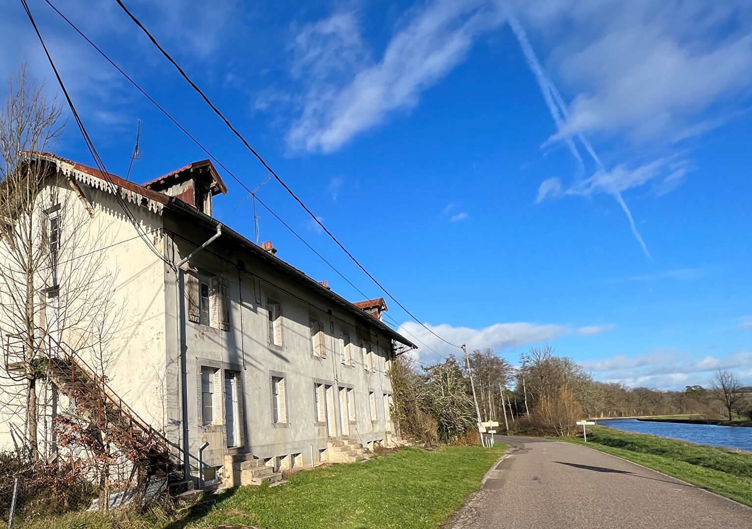 Photo ENSEMBLE DE 8 IMMEUBLES À RÉHABILITER A DEMANGEVELLE (70) image 4/6