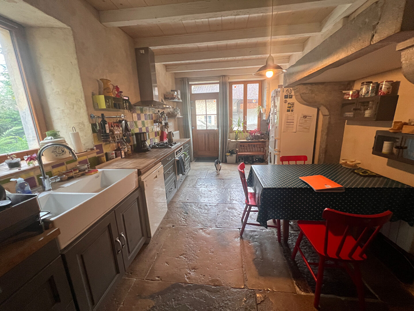 Photo MAISON  ATYPIQUE RENOVÉE 4 CHAMBRES 30 ARES DE TERRAIN PROCHE ARCEY image 2/6