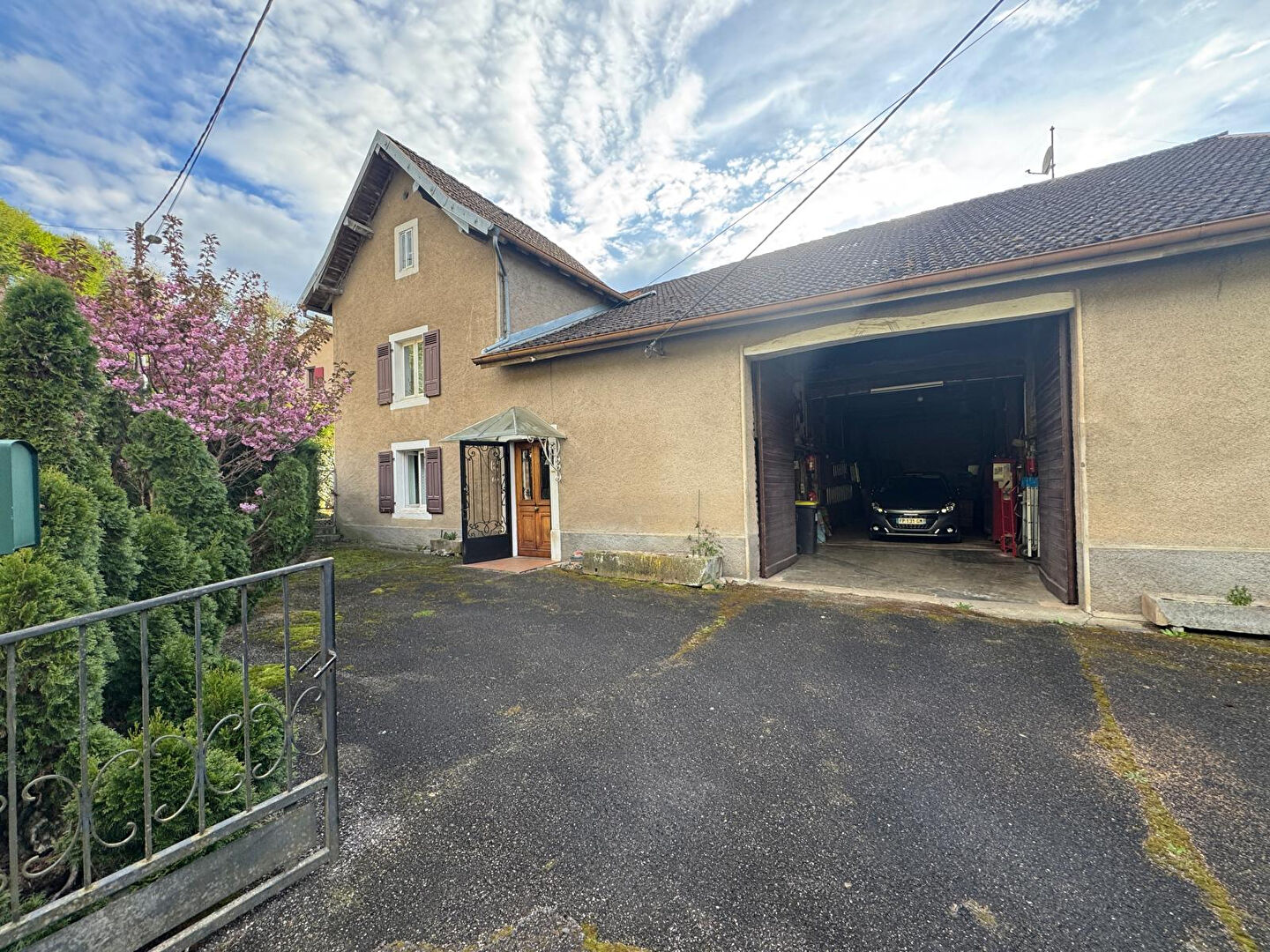 MAISON / FERME  CARACTERE 1800 + GRANGE 170 M²  TERRAIN 968 M² BREVILLIERS