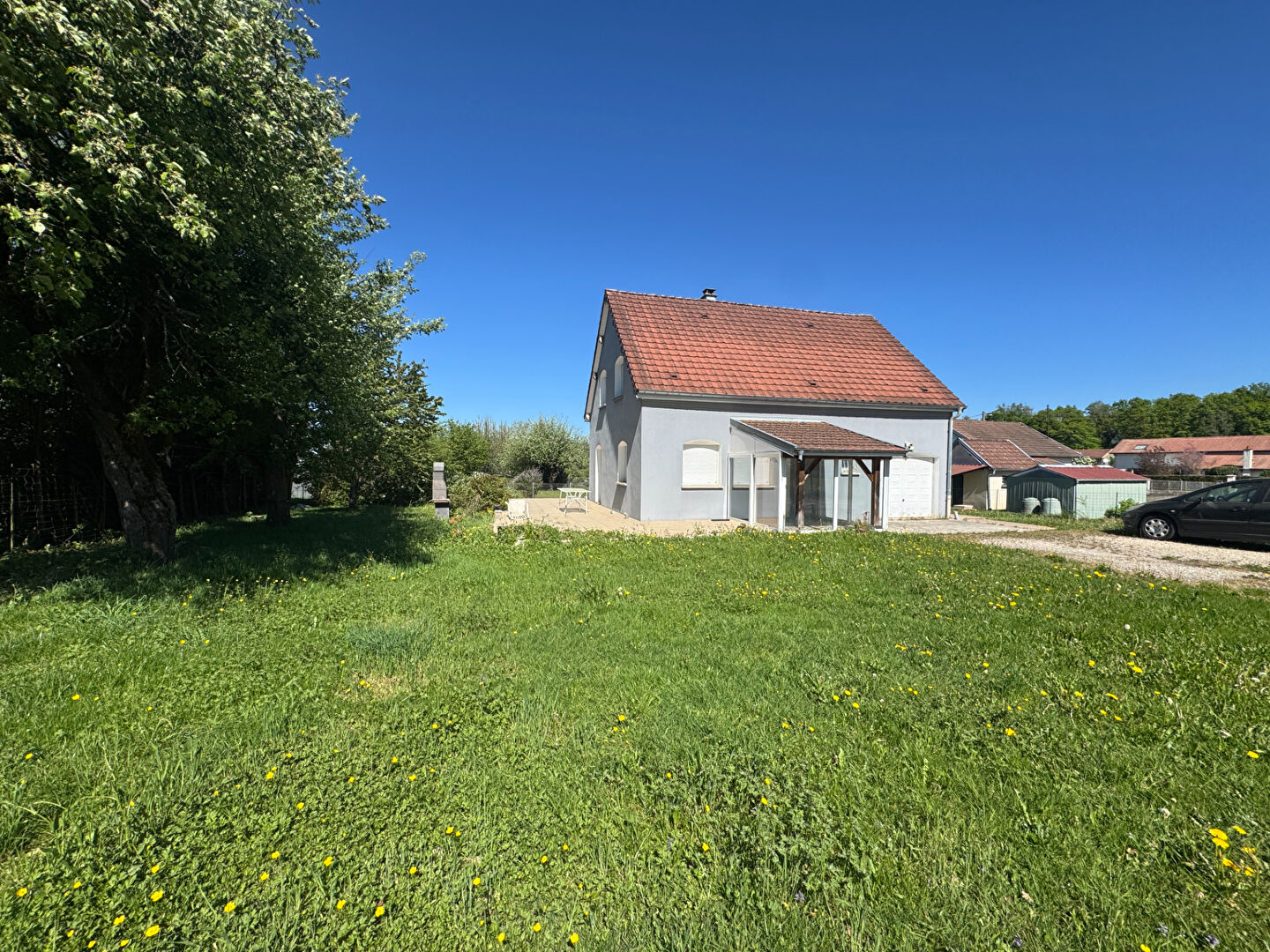 MAISON 2007 AU CALME DE 100 m² TERRAIN 1000 M² CHAMPAGNEY