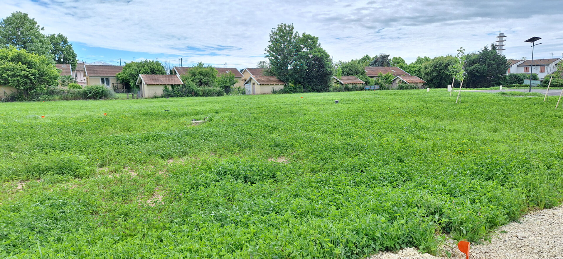 Centre ville de Bourg En Bresse , beau terrain à bâtir de  679 m2 viabilisé. lot 4