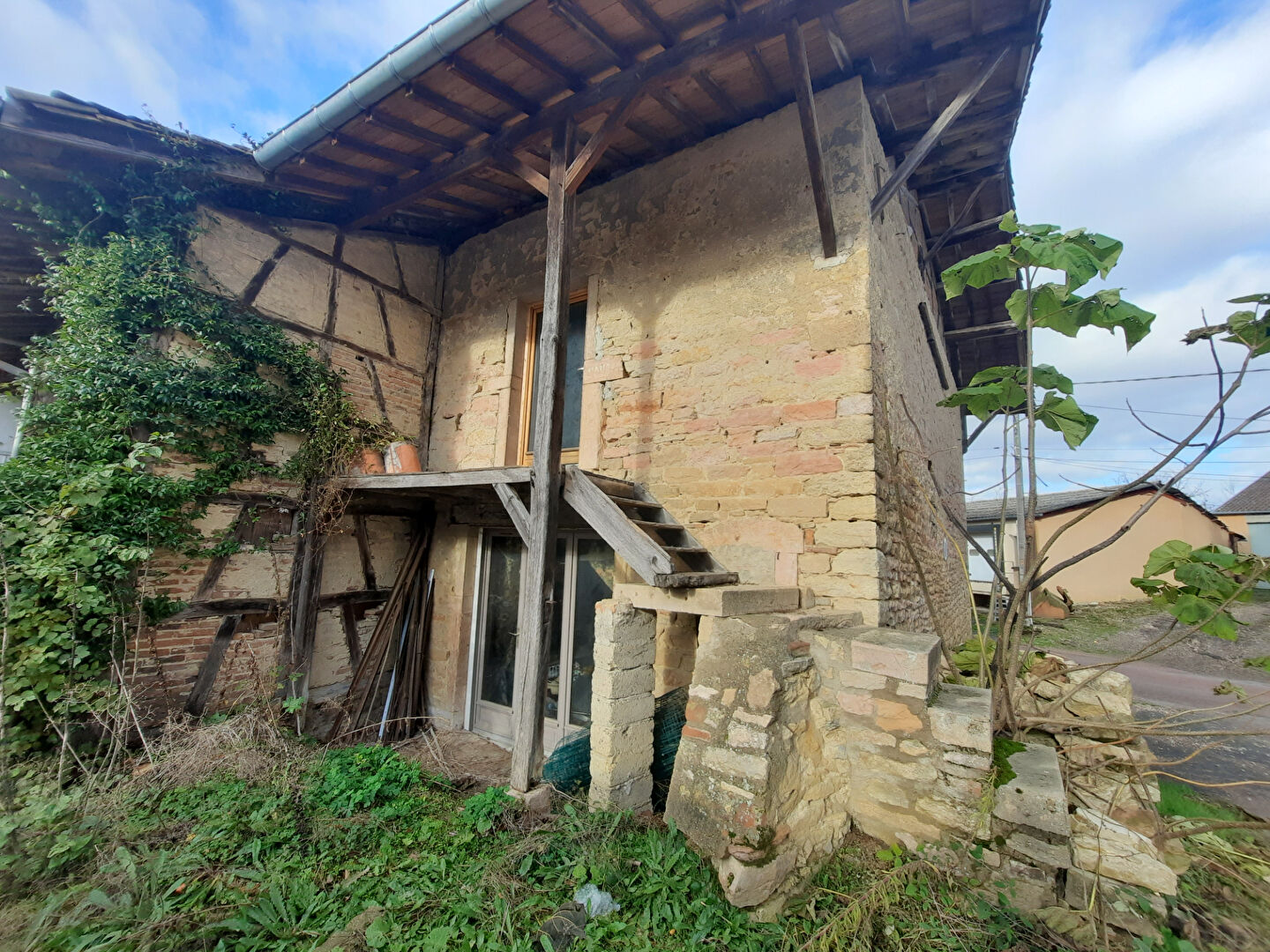 Photo Romenay Maison de village  potentiel d'environ 100m² image 2/4