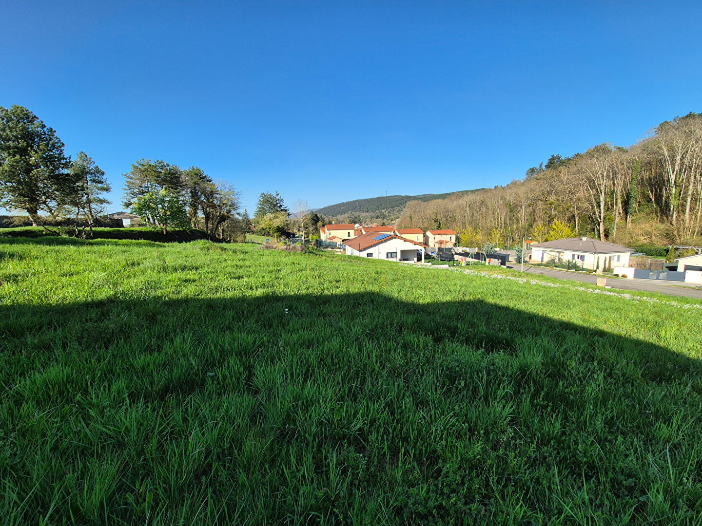 Photo Terrain à vendre viabilisé de 1793 m² à Meillonnas image 2/2