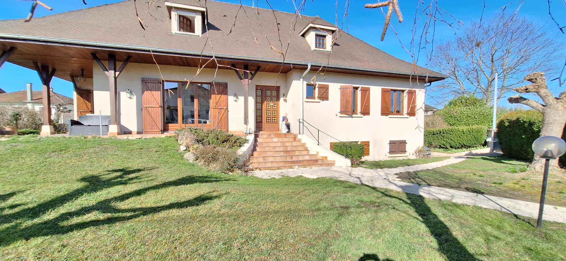 Maison  Bourgeoise spacieuse  de 171 m2  , 5 ch à vendre à Bourg-en-Bresse - Réf: Fs3380