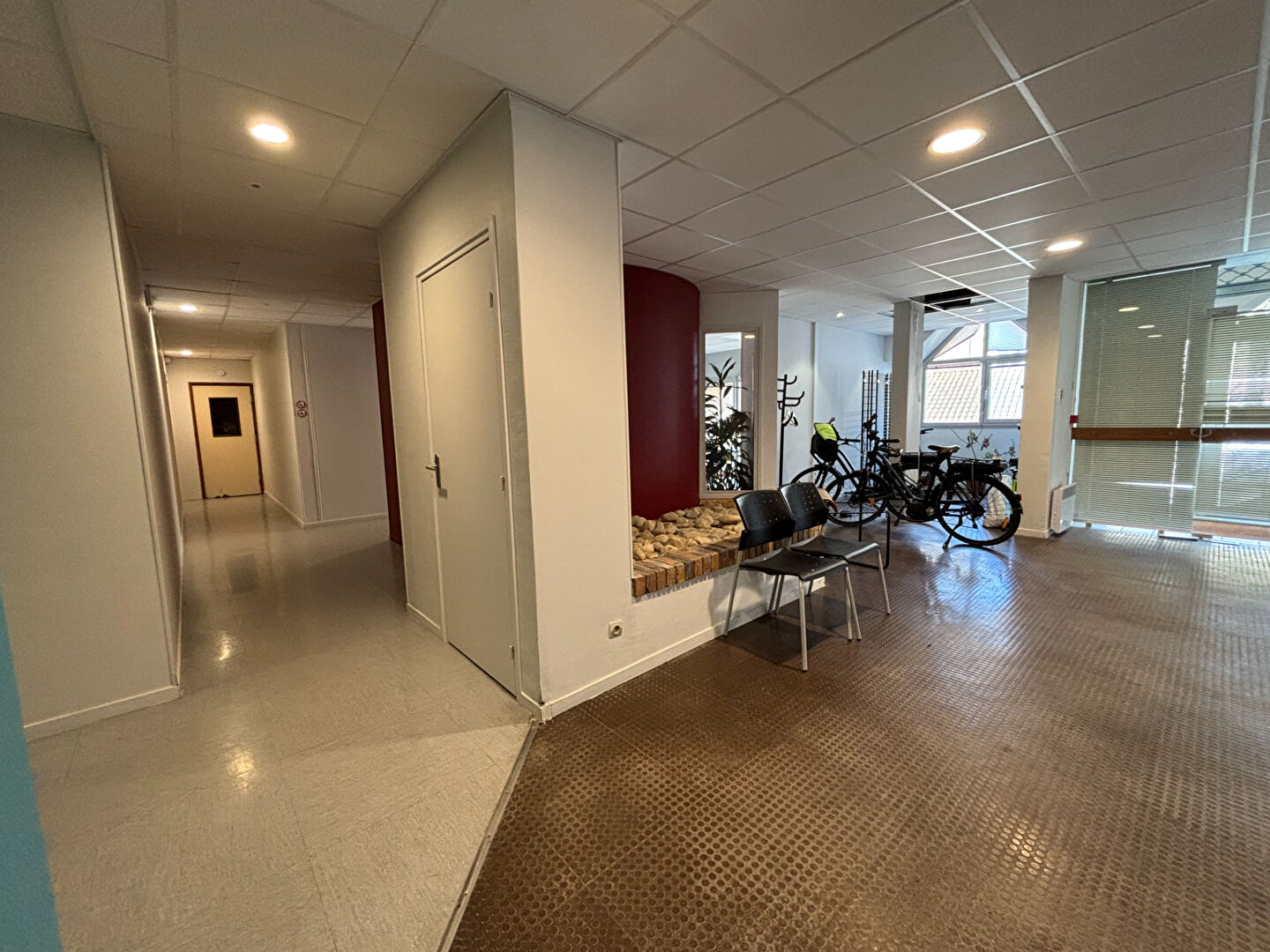 Photo Bureaux Bourg En Bresse 177.29 m2 image 4/5