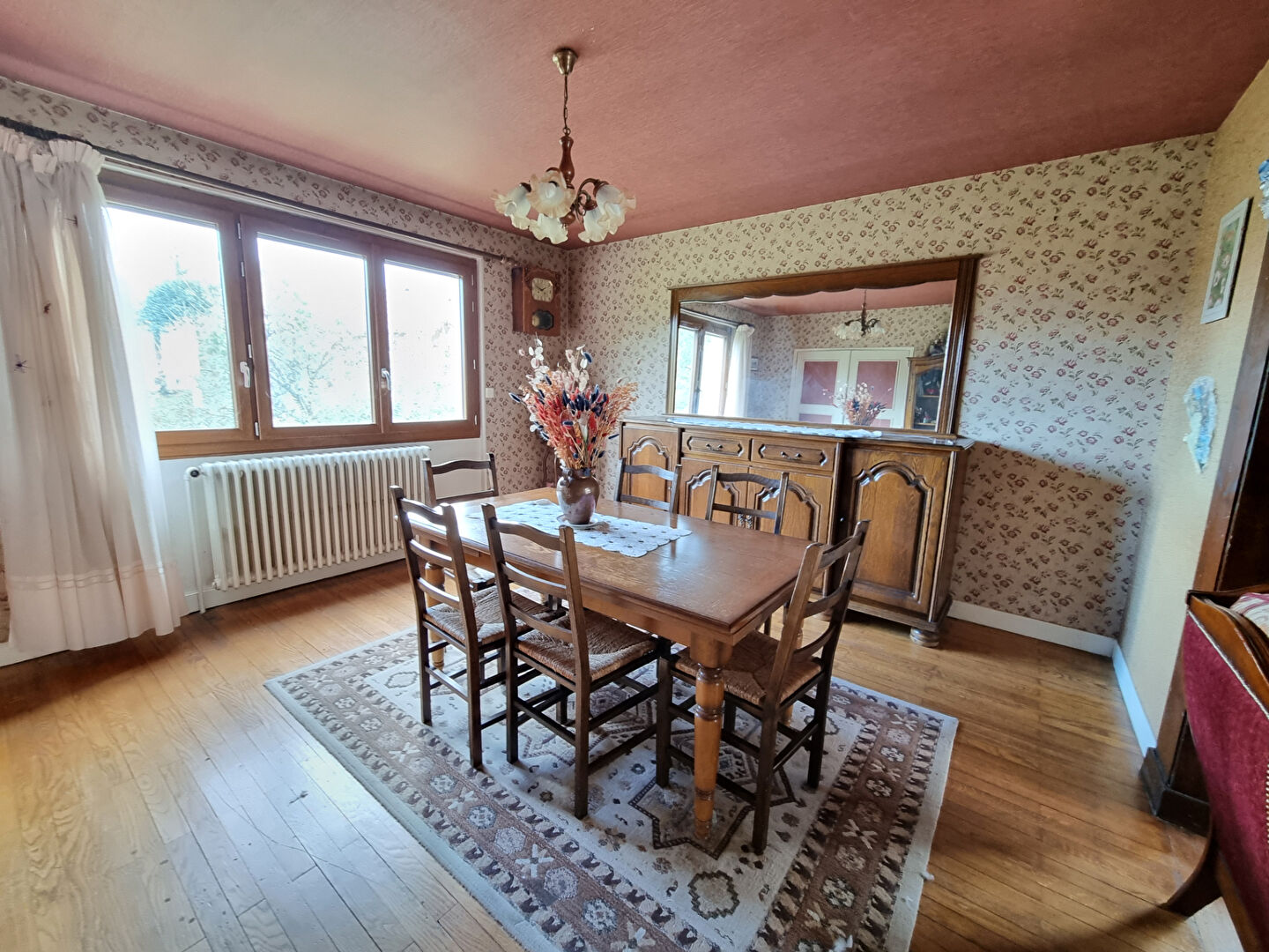 Photo Maison à vendre à Revonnas - 5 pièces avec terrain spacieux image 3/6