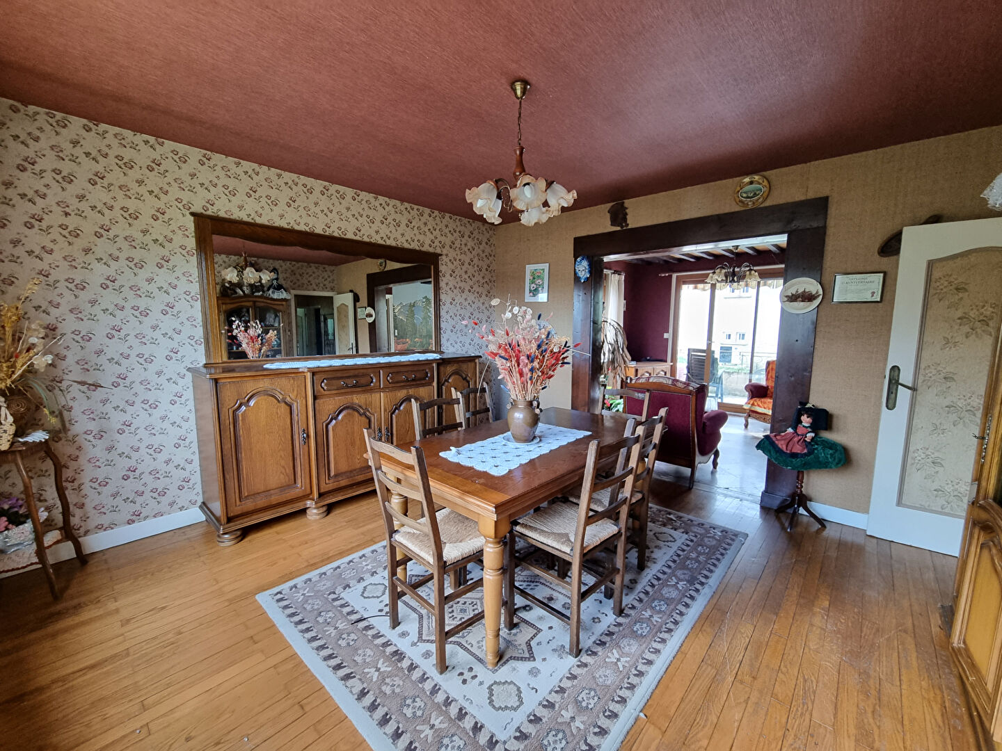 Photo Maison à vendre à Revonnas - 5 pièces avec terrain spacieux image 5/6