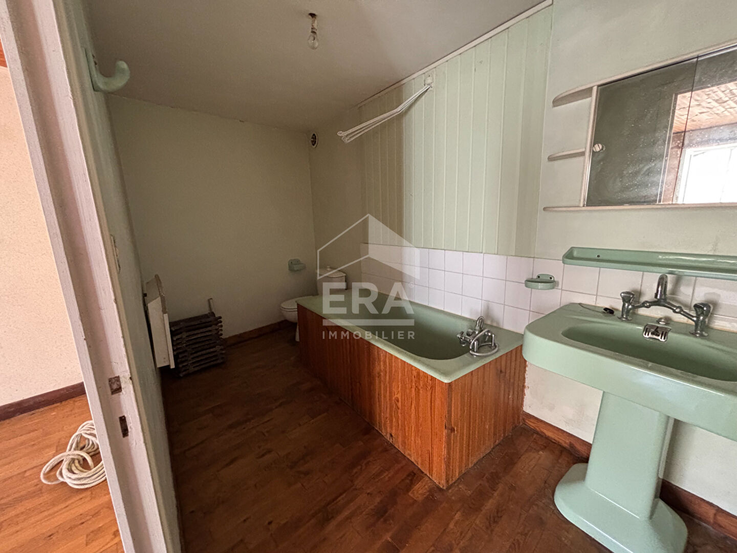 Photo Immeuble Val Revermont  centre village TREFFORT image 4/6