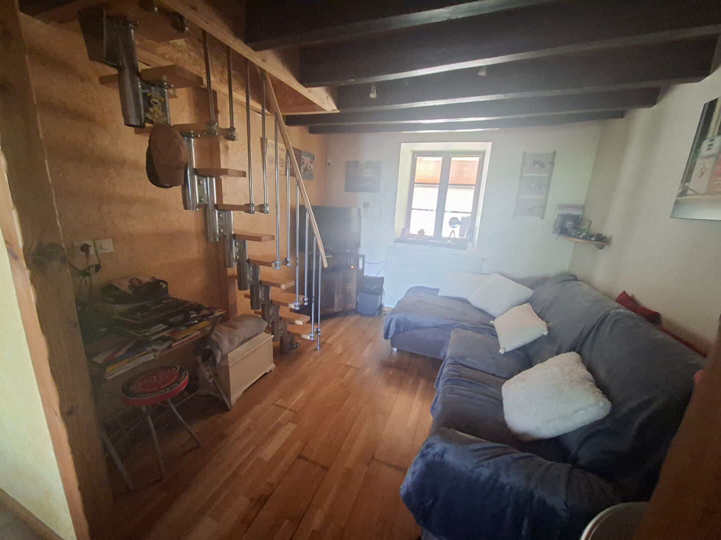 Photo Corps de ferme en pleine nature avec nombreuse dépendances image 5/6