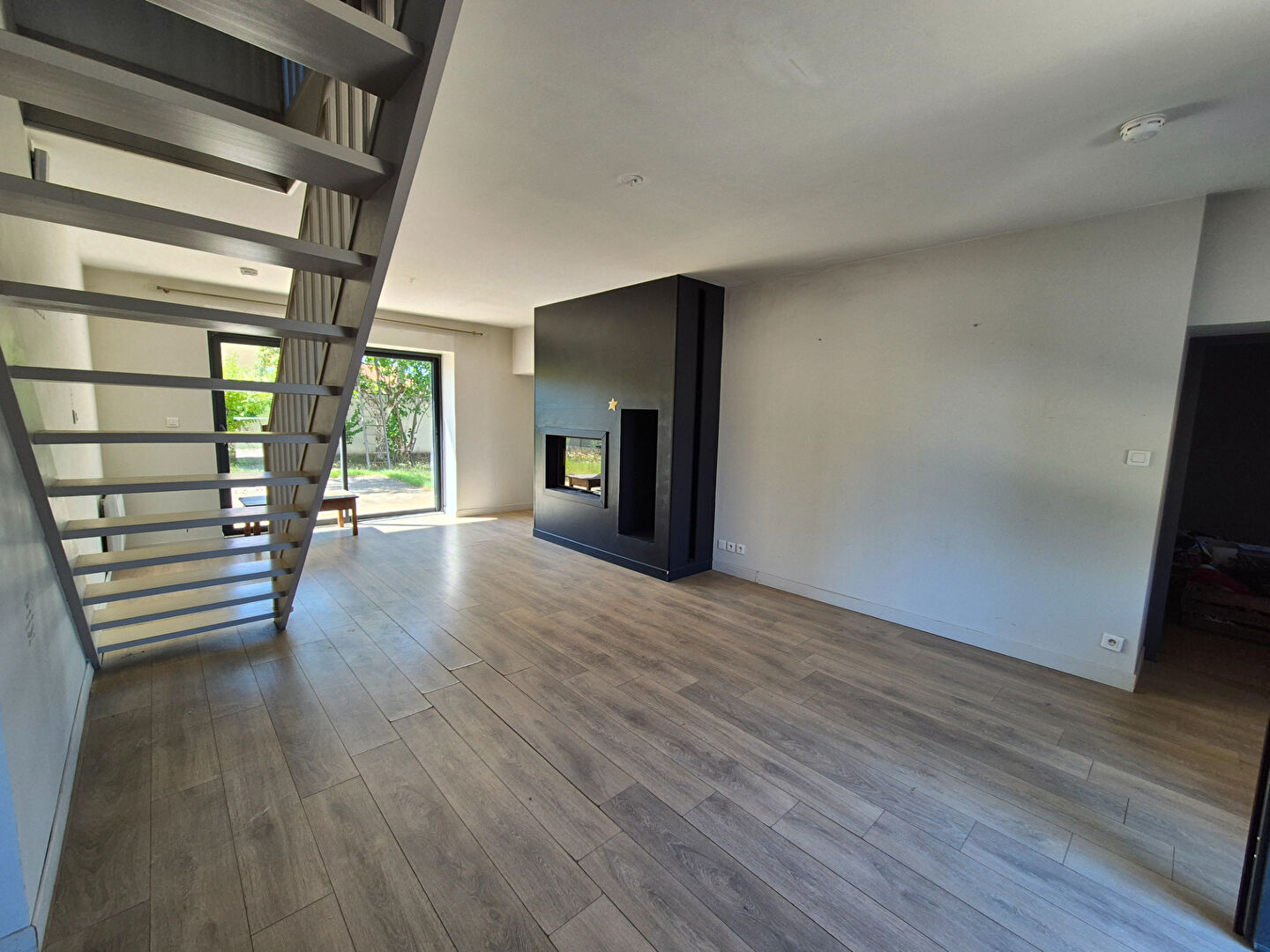 Photo Maison spacieuse à vendre à Péronnas - 5 chambres et jardin image 5/6