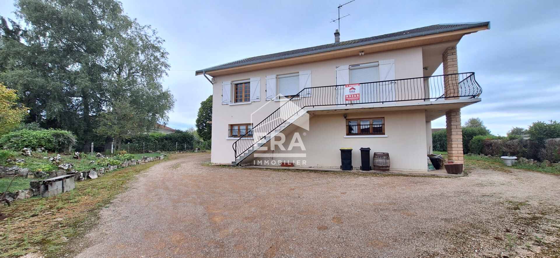 Photo Maison à vendre à Polliat  sur terrain de 2080m2 Référence 3476 image 1/6