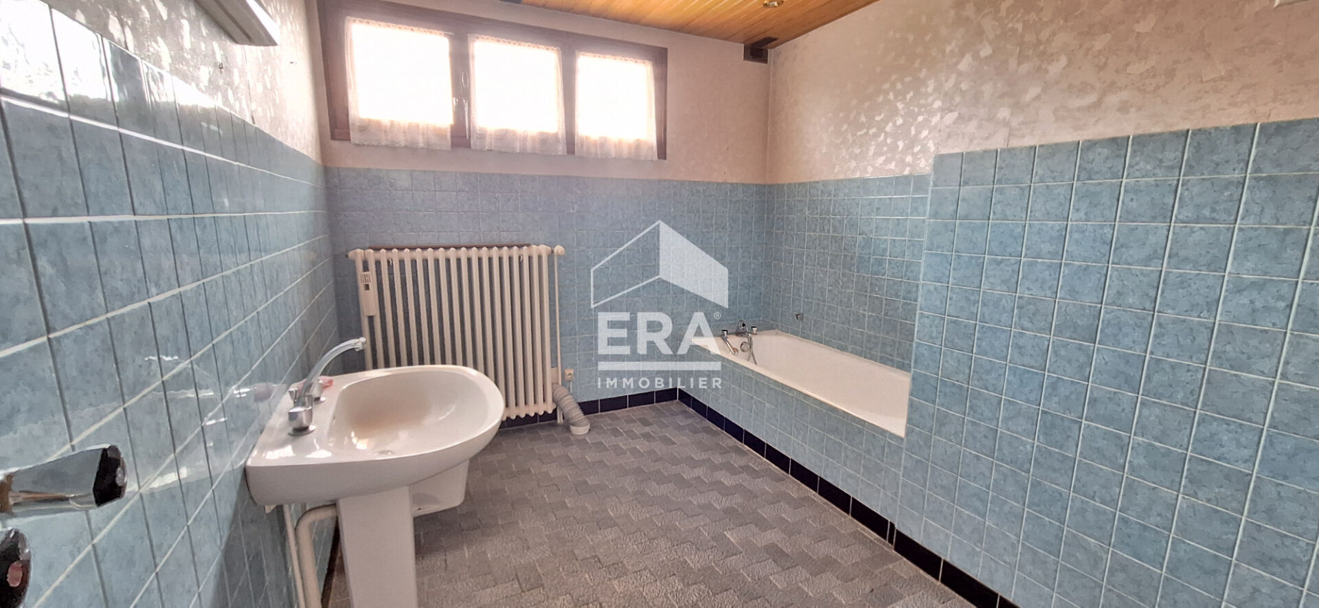 Photo Maison à vendre à Polliat  sur terrain de 2080m2 Référence 3476 image 6/6