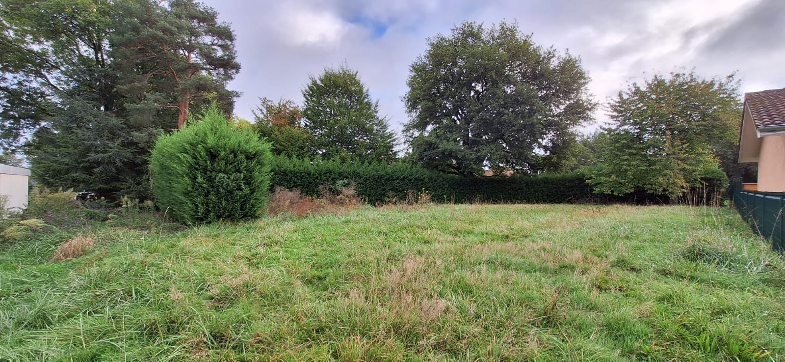 Terrain à vendre à Polliat - terrain de 856m²  à viabiliser