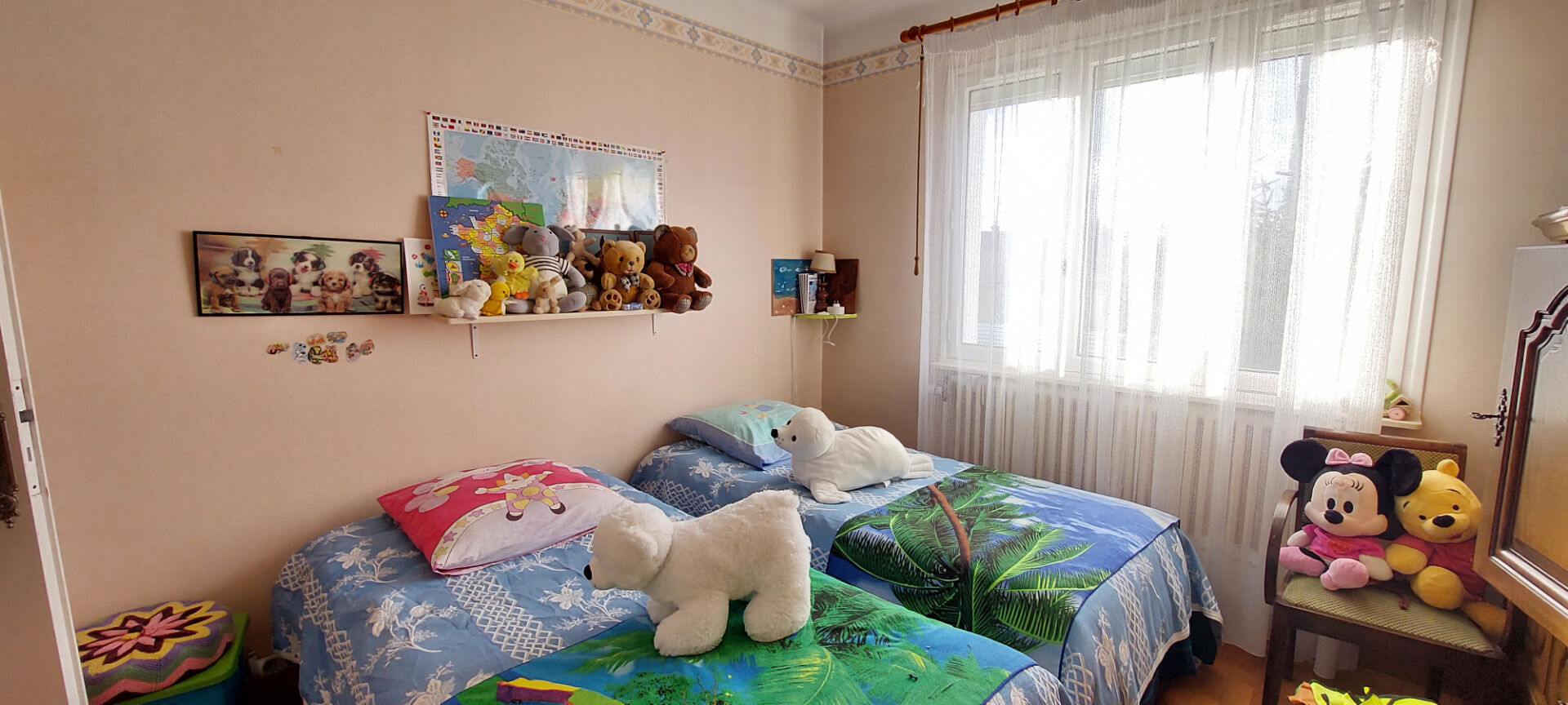 Photo À vendre : Maison spacieuse  157 m2 à Saint Denis Les Bourg - 5 chambres  avec 2 garages sur 871 m2 de terrain image 5/6