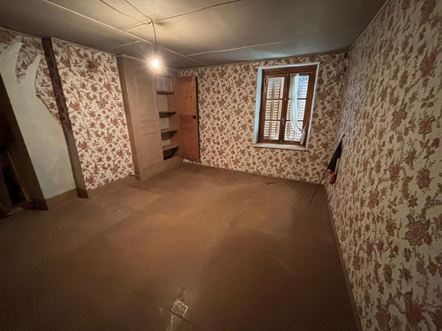 Photo Hautecourt-Romanèche,  Charmante Maison en pierre 4 chambres, grange dépendances image 5/6