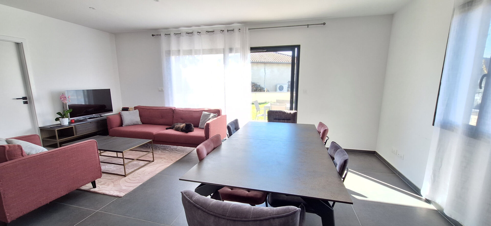 Photo Maison recente 2023 à vendre à Attignat - 4 chambres, 110 m²+ garage sur 402 m2 de terrain image 2/6