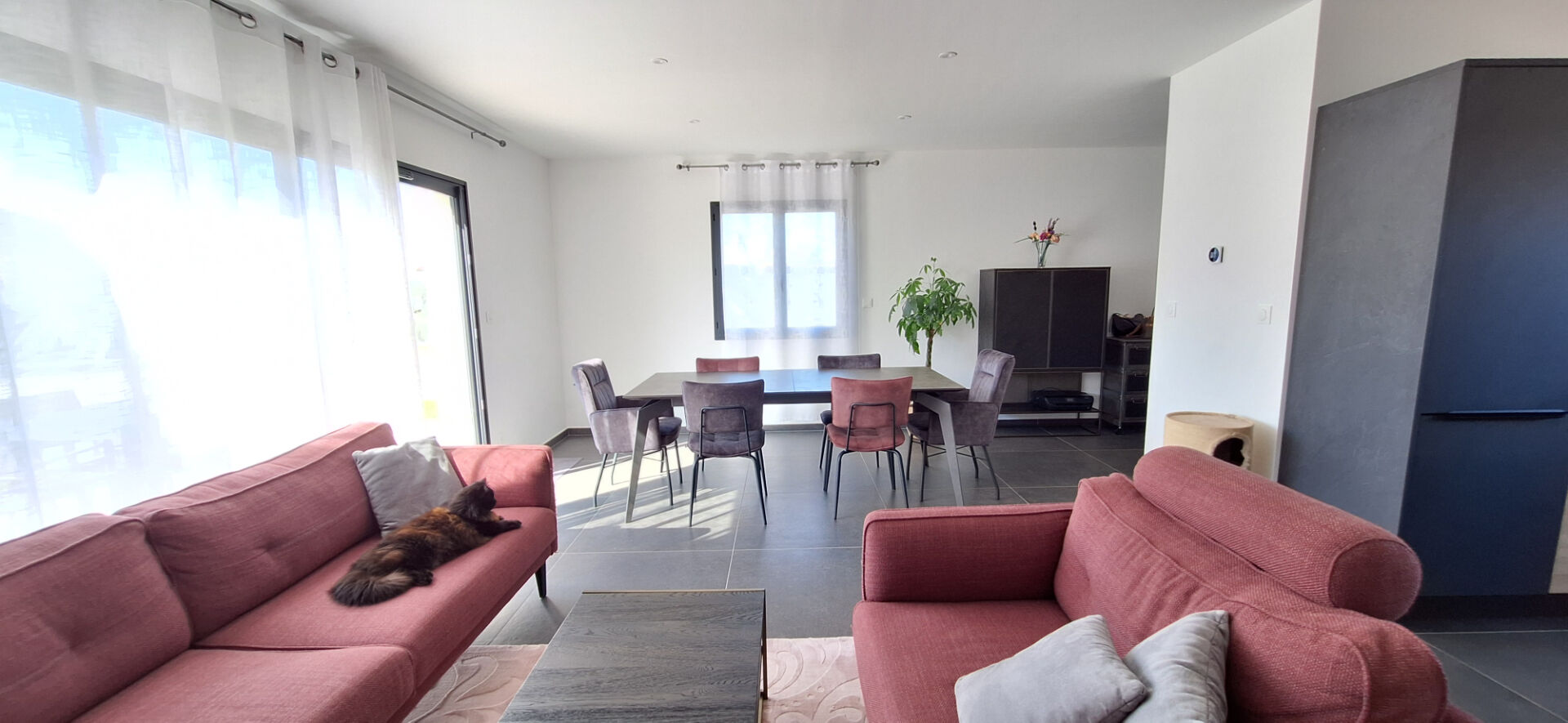 Photo Maison recente 2023 à vendre à Attignat - 4 chambres, 110 m²+ garage sur 402 m2 de terrain image 4/6