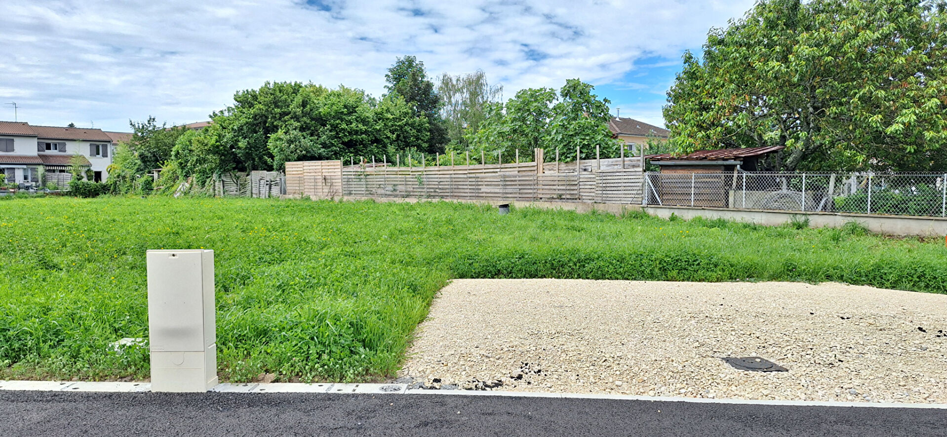 Photo Centre ville de Bourg En Bresse , beau terrain à bâtir de  673m2 viabilisé. image 6/6