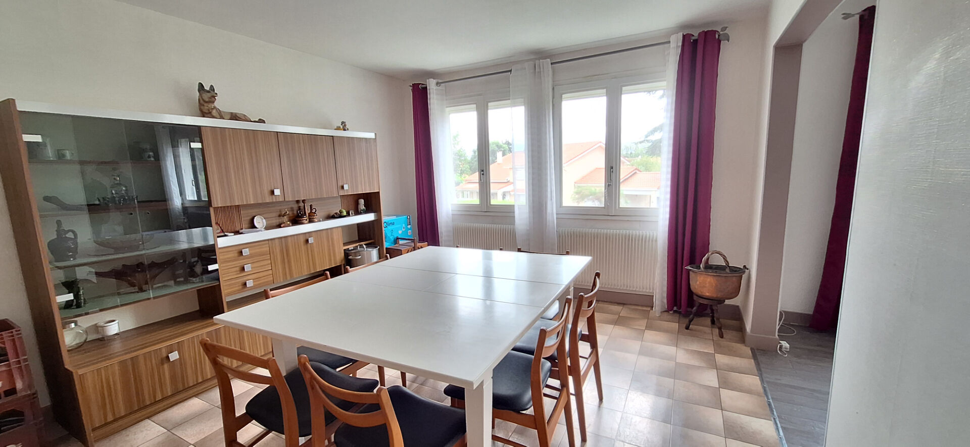 Photo Charmante Maison à Vendre à Bourg-en-Bresse - 5 pièces  3 ch  avec 737 m2  de terrain . image 3/6