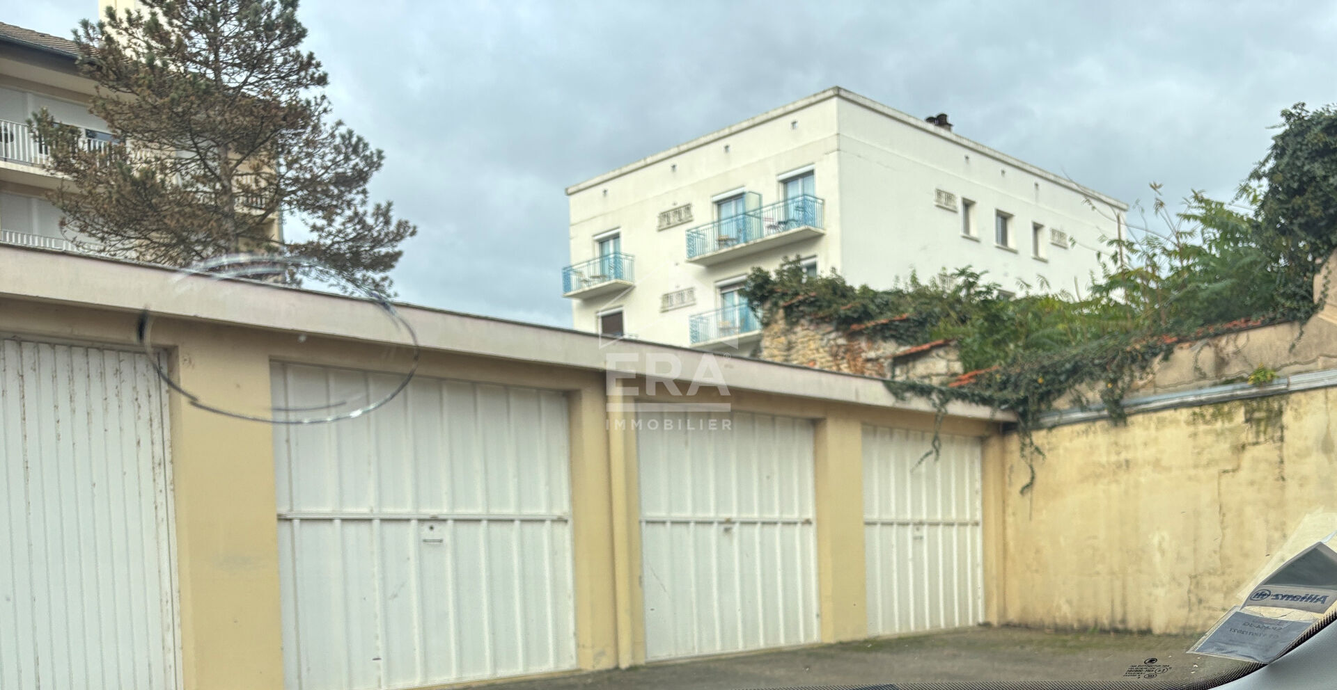 Photo Bourg-en-bresse  garage fermé image 1/1