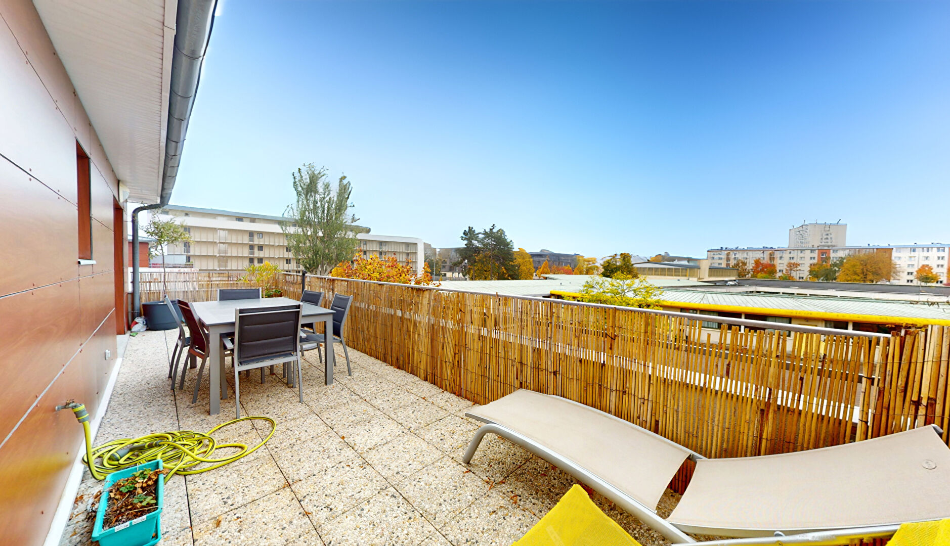 Appartement F2 43m2 - dernier étage - terrasse de 20m2