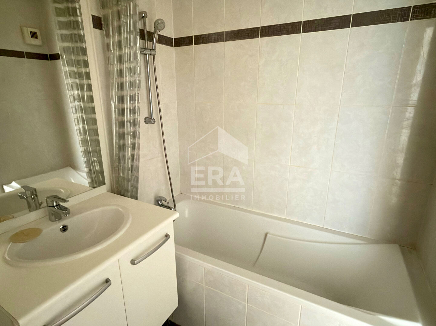 Photo Appartement récent avec balcon, garage et cave ? Quartier Saint-Gilles à Caen image 6/6