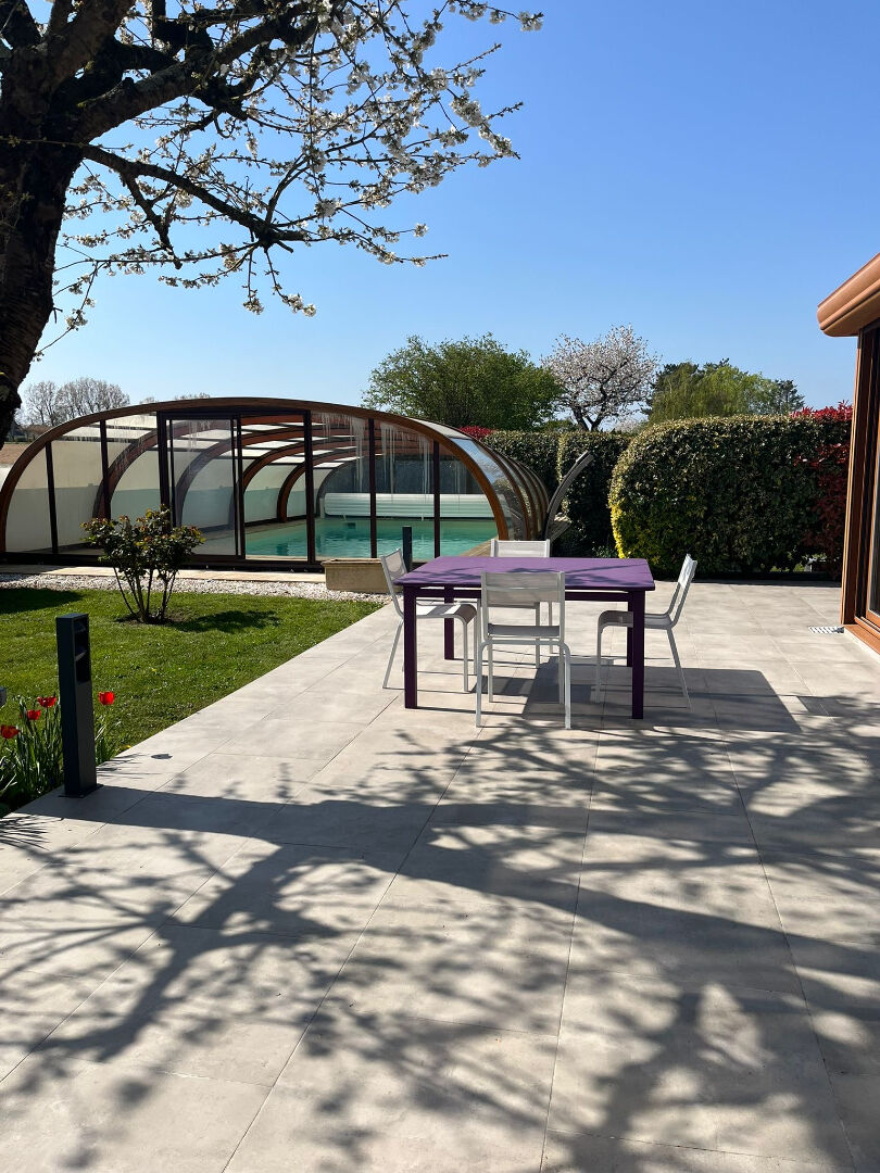 Photo Maison VERSON 230 m2 image 1/6