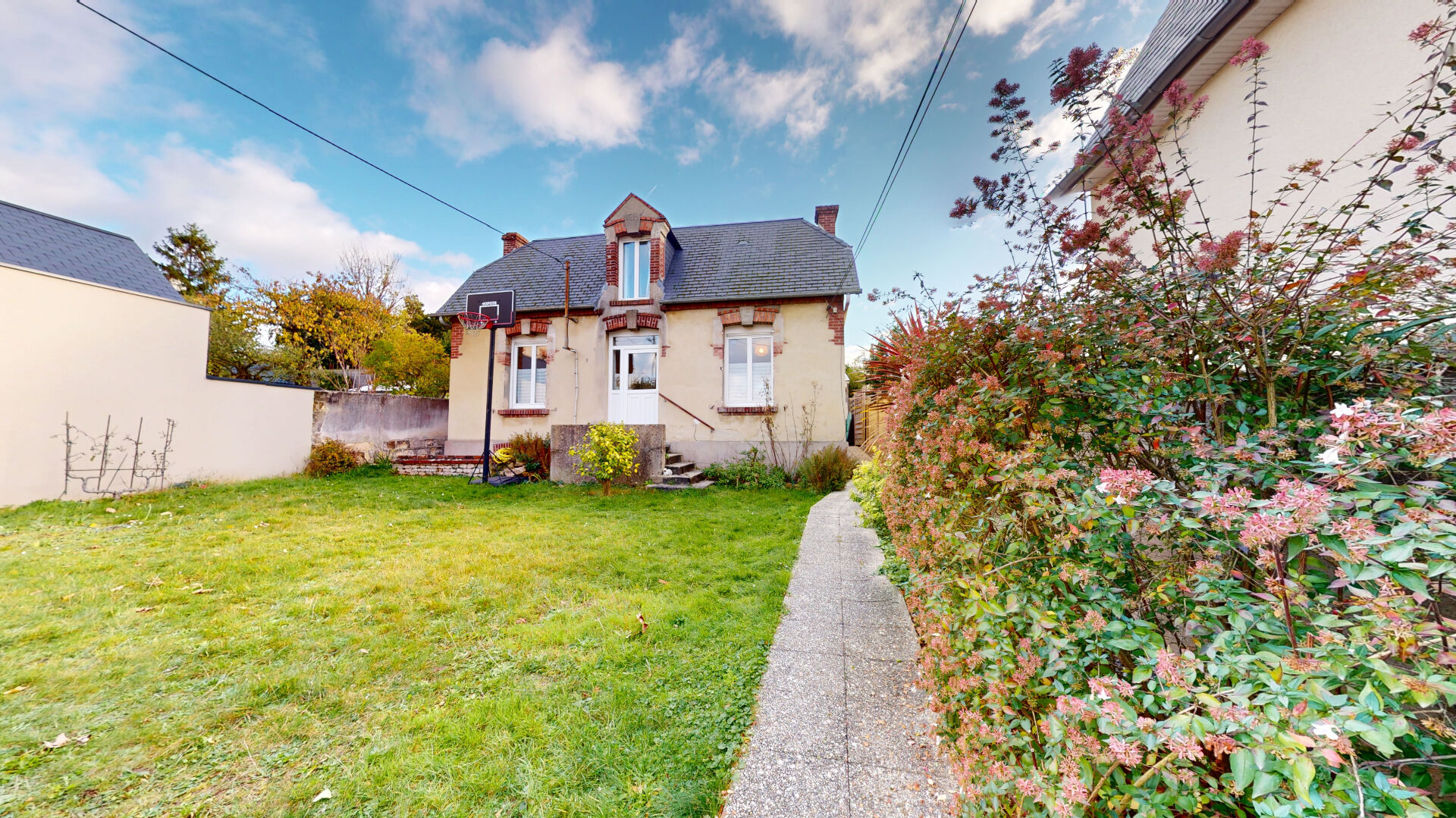 Photo RARE - QUARTIER UNIVERSITE - MAISON 6 PIECES image 1/6