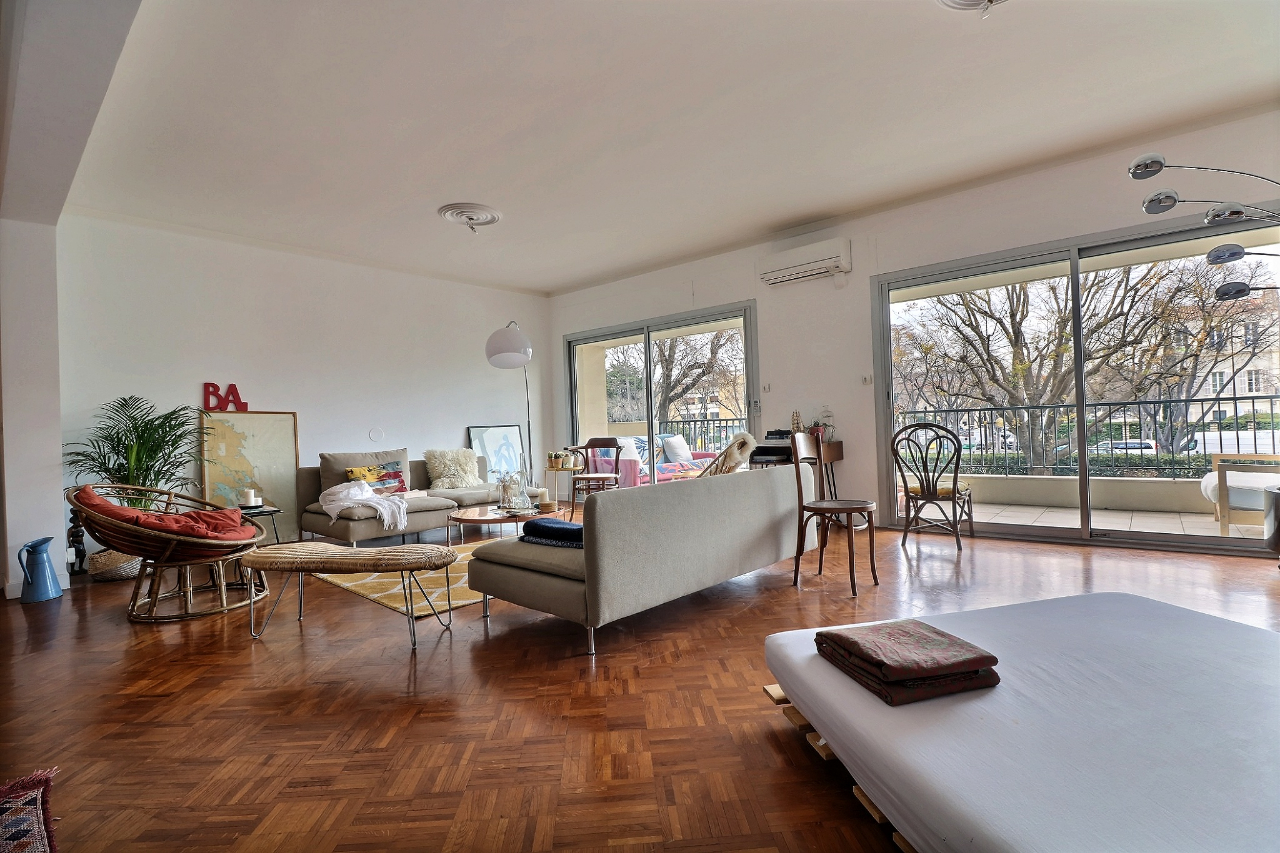 Photo A Louer Appartement meublé Marseille 13008 Borély/La Plage 3 pièce(s) 137 m2 avec balcon +cave et garage box image 2/6