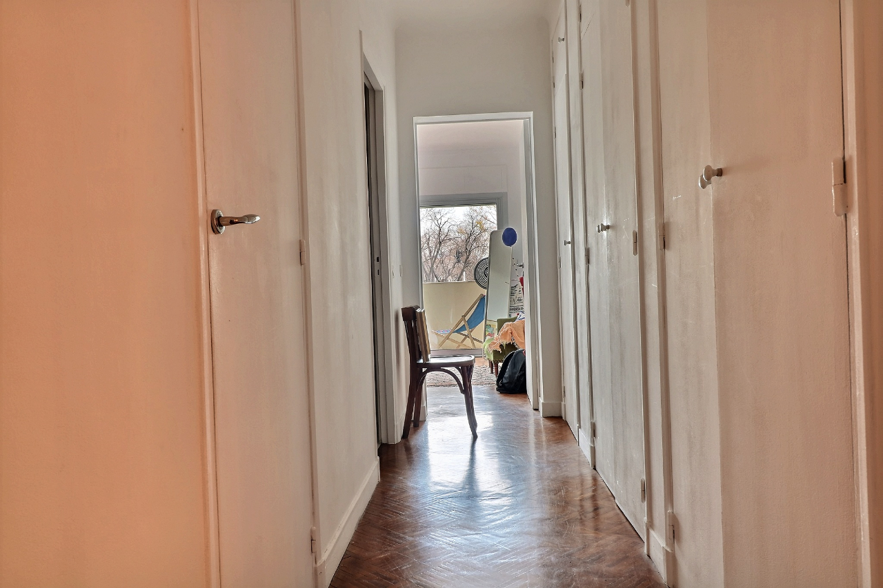 Photo A Louer Appartement meublé Marseille 13008 Borély/La Plage 3 pièce(s) 137 m2 avec balcon +cave et garage box image 5/6