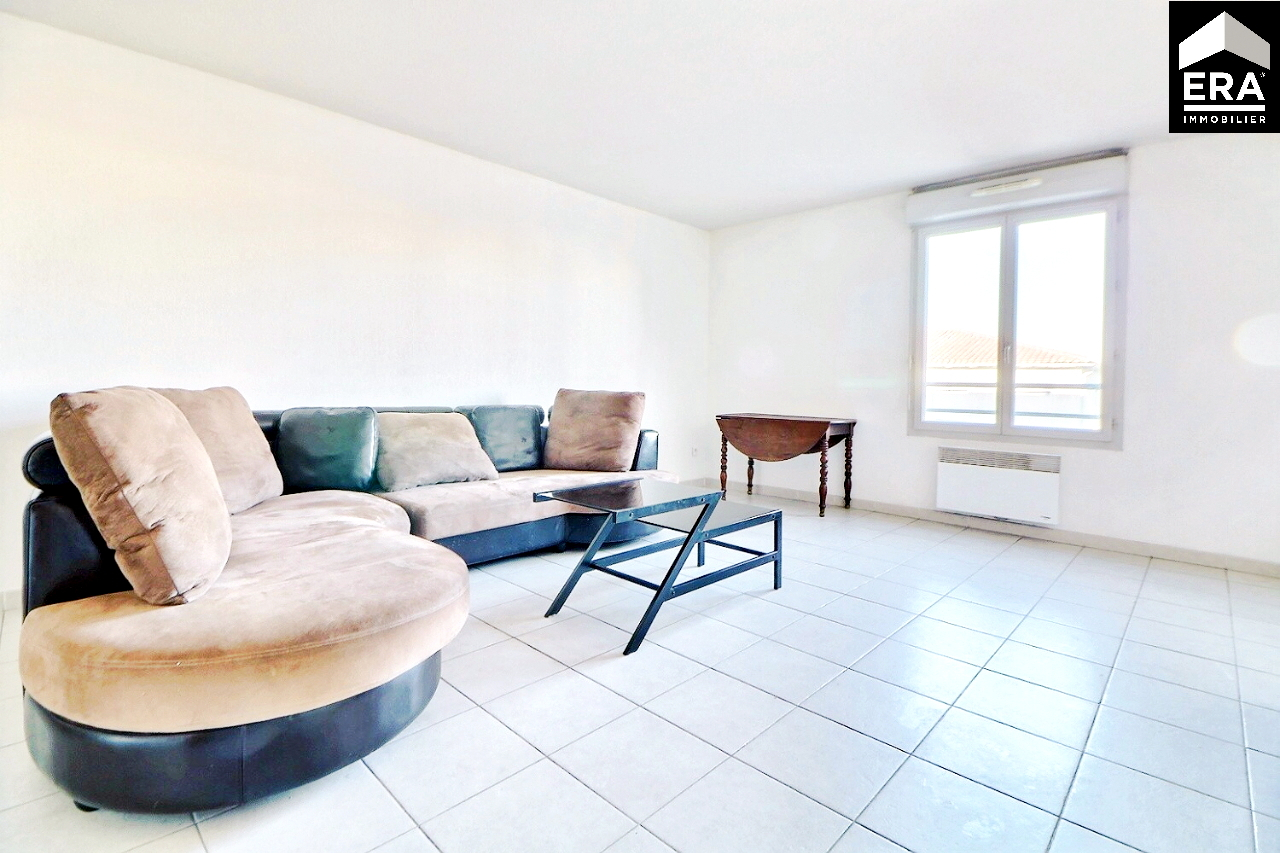 Photo A Louer Appartement Marseille 13001/13003 Saint-Charles 2 pièce(s) 49 m2 meublé + parking image 4/6