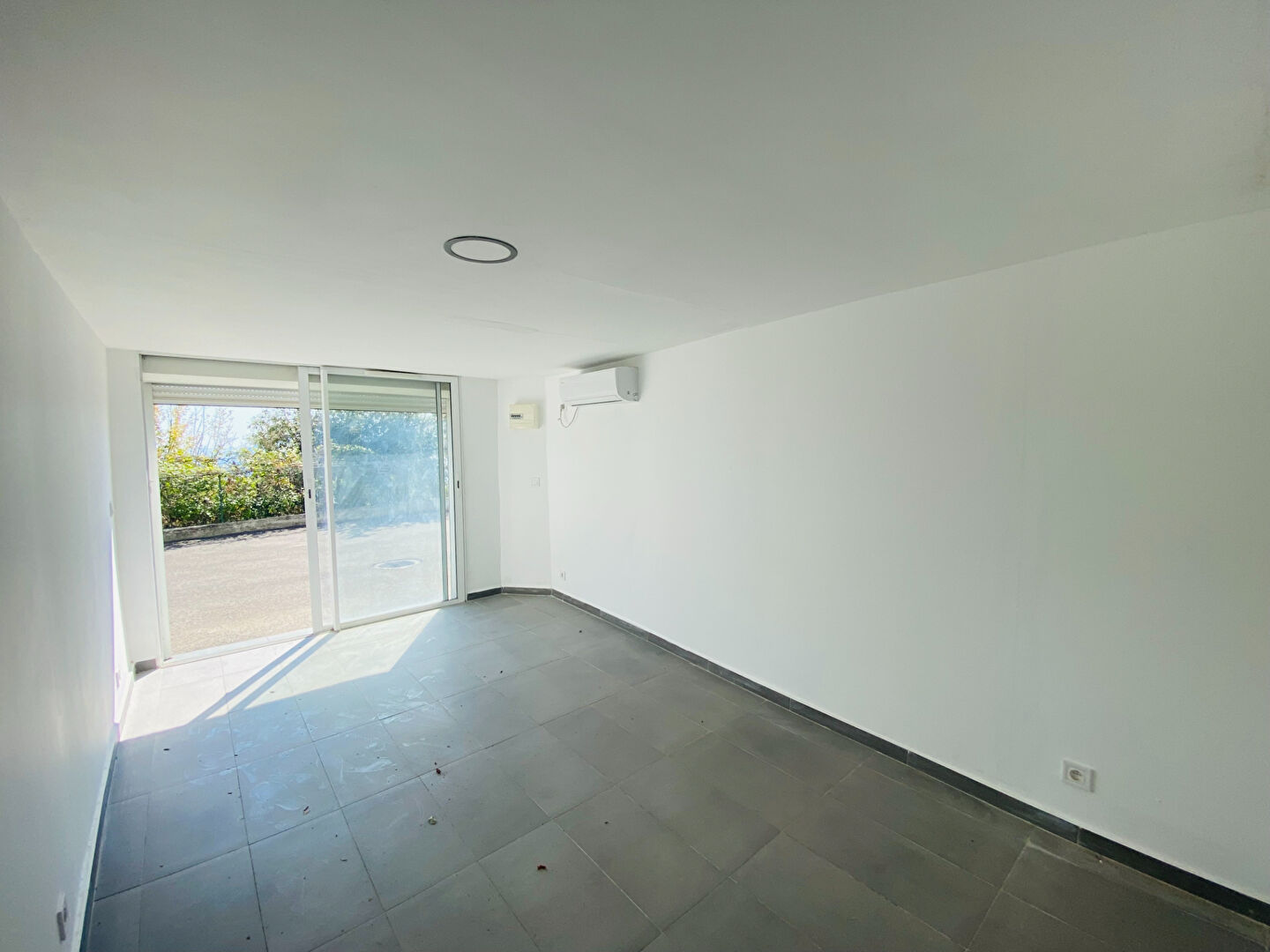 Photo Appartement Cannes 1 pièce(s) 18 m2 image 2/6