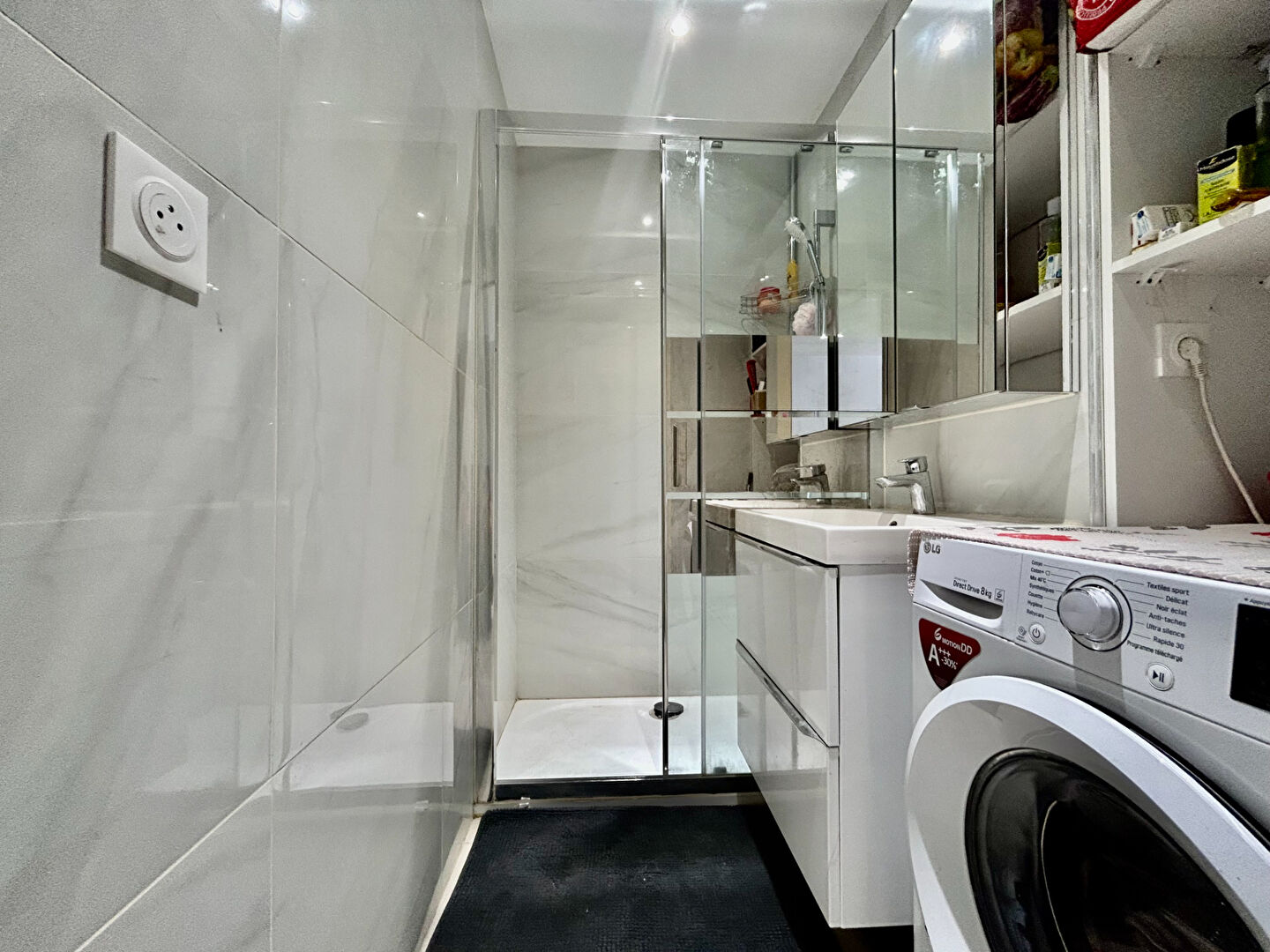 Photo T2 Central proche accès autoroute / Terrasse / Cave image 4/4