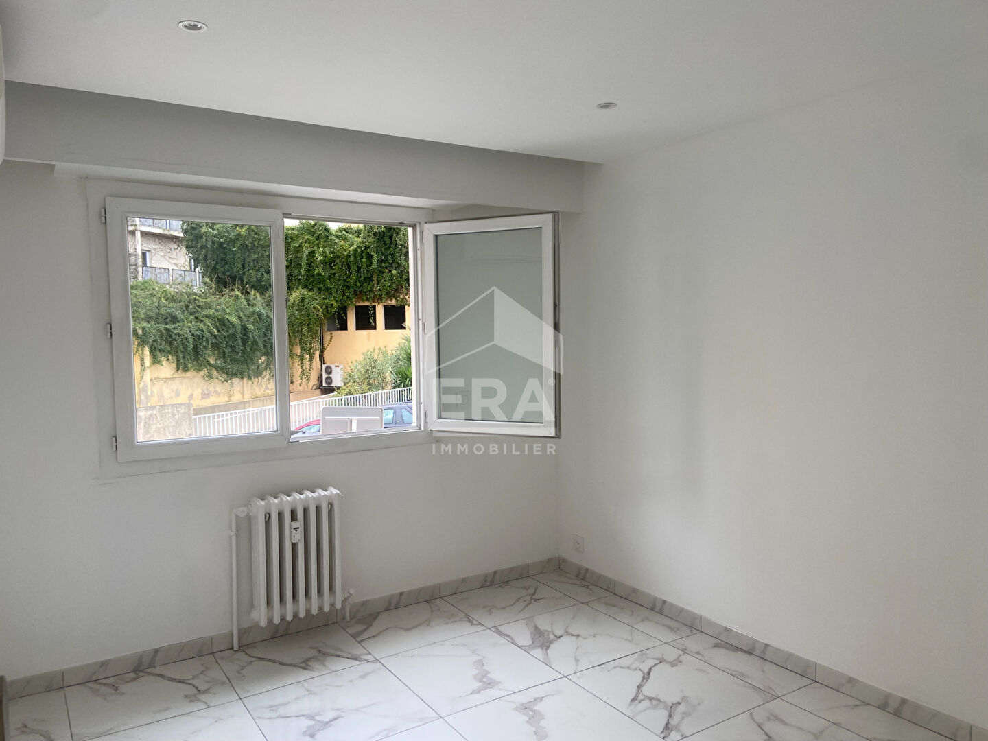 Photo A LOUER 2 PIECES image 2/4