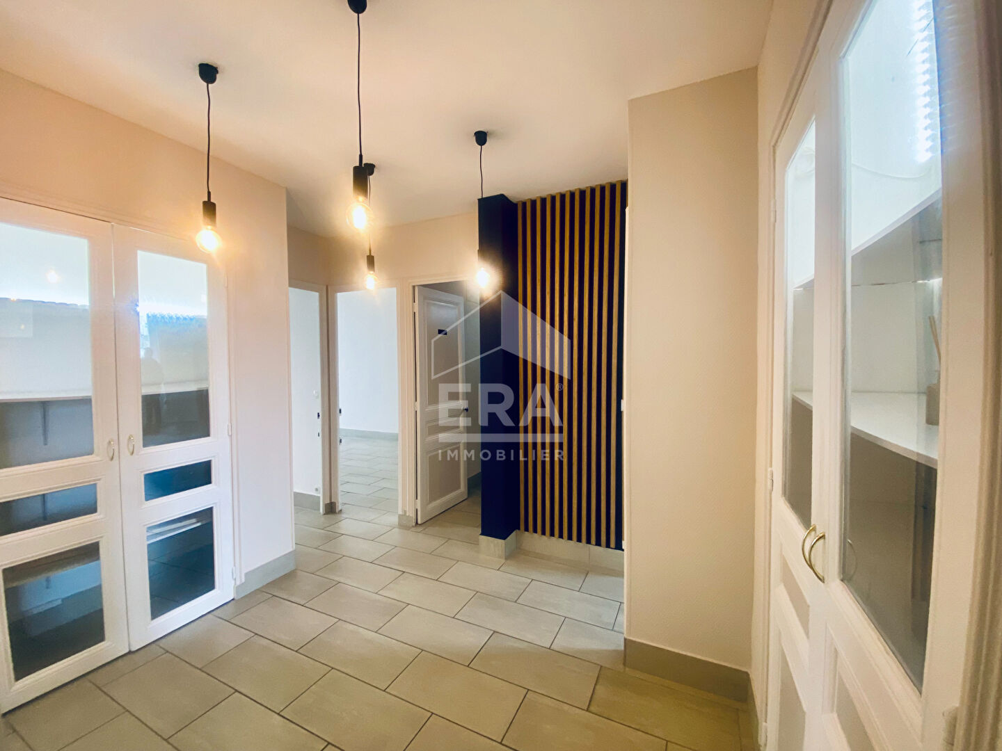 Photo Local d'activité Cannes 100 m2 image 1/6